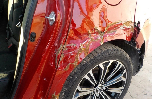Toyota Corolla cena 53900 przebieg: 61256, rok produkcji 2019 z Pabianice małe 667